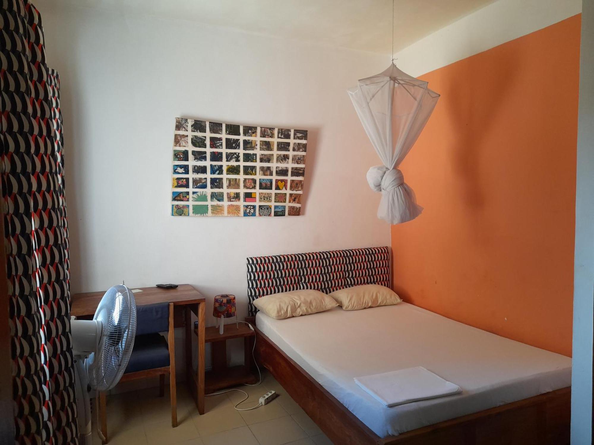 Karls Guesthouse Cotonou Pokoj fotografie