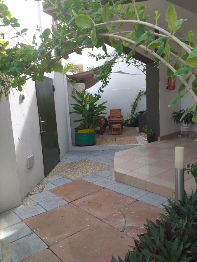 Karls Guesthouse Cotonou Exteriér fotografie